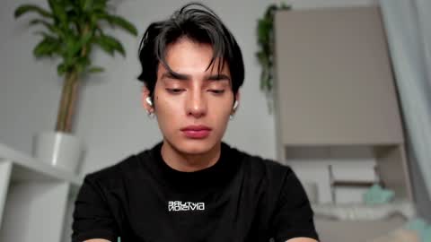 Snapshot of sebas_rosse chatting on 01-30-25, 07:39 sebastian online show from 01-30-25, 07:39