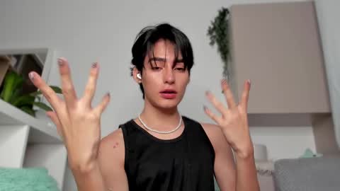 Snapshot of sebas_rosse chatting on 02-12-25, 12:05 sebastian online show from 02-12-25, 12:05