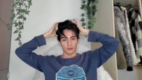 Snapshot of sebas_rosse chatting on 03-08-25, 05:07 sebastian online show from 03-08-25, 05:07