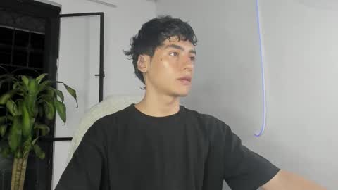 Snapshot of sebas_rosse chatting on 09-22-25, 11:07 sebastian online show from 09-22-25, 11:07