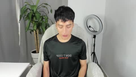 Snapshot of sebas_rosse chatting on 12-04-25, 03:10 sebastian online show from 12-04-25, 03:10