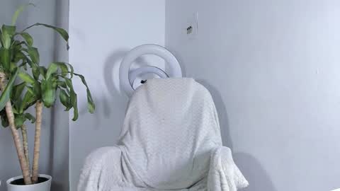 Snapshot of sebas_rosse chatting on 12-15-25, 01:59 sebastian online show from 12-15-25, 01:59