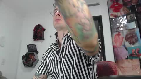 Snapshot of sebasbigdick_ chatting on 02-23-25, 07:00 spityio instagram online show from 02-23-25, 07:00