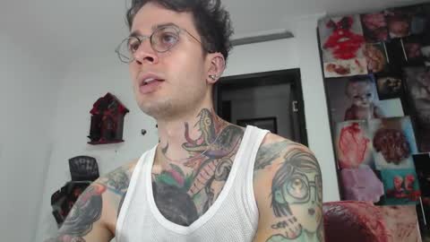 Snapshot of sebasbigdick_ chatting on 02-24-25, 03:02 spityio instagram online show from 02-24-25, 03:02