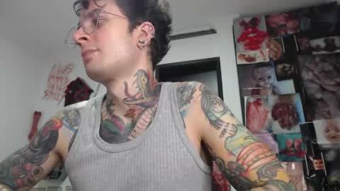 Snapshot of sebasbigdick_ chatting on 09-17-25, 05:20 spityio instagram online show from 09-17-25, 05:20