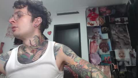 Snapshot of sebasbigdick_ chatting on 10-19-25, 06:36 spityio instagram online show from 10-19-25, 06:36