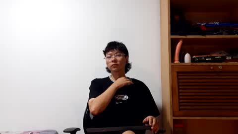 Snapshot of sebasslops chatting on 01-09-26, 04:59 Sebas online show from 01-09-26, 04:59