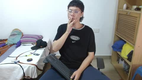 Sebas online show from 04-23-26, 01:02