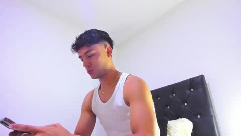 Snapshot of sebastian_dash chatting on 01-21-25, 01:39 SEBAS  online show from 01-21-25, 01:39