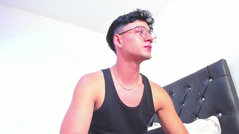 Snapshot of sebastian_dash chatting on 01-25-25, 09:46 SEBAS  online show from 01-25-25, 09:46