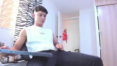 Snapshot of sebastian_dash chatting on 03-03-25, 10:42 SEBAS  online show from 03-03-25, 10:42