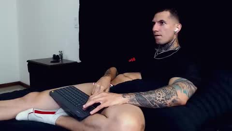 Snapshot of sebastian_muss chatting on 10-07-25, 03:31 Sebastian online show from 10-07-25, 03:31