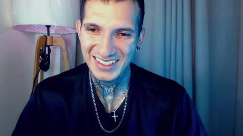 Snapshot of sebastian_muss chatting on 11-08-25, 01:55 Sebastian online show from 11-08-25, 01:55