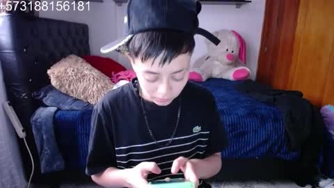 Snapshot of sebastian_posse chatting on 11-21-25, 08:18 Myystiic online show from 11-21-25, 08:18