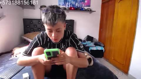 Snapshot of sebastian_posse chatting on 12-03-25, 06:28 Myystiic online show from 12-03-25, 06:28