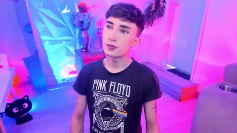     .  INDEPENDENT MODEL online show from 03-05-26, 02:24