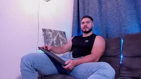 Snapshot of sebastianvilla__ chatting on 02-11-25, 11:22 Instagram jeanpaulfit online show from 02-11-25, 11:22