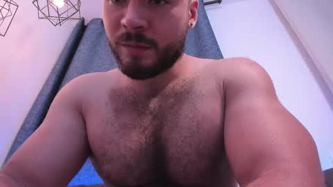 Snapshot of sebastianvilla__ chatting on 02-20-25, 02:07 Instagram jeanpaulfit online show from 02-20-25, 02:07