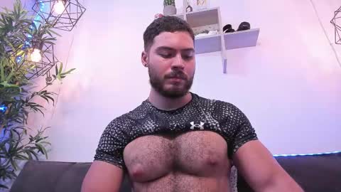 Snapshot of sebastianvilla__ chatting on 02-26-25, 06:11 Instagram jeanpaulfit online show from 02-26-25, 06:11