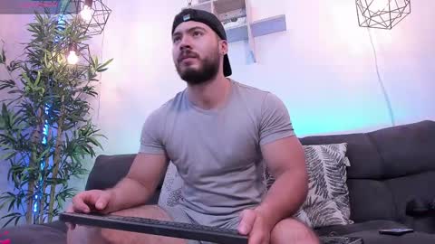 Snapshot of sebastianvilla__ chatting on 03-01-25, 01:51 Instagram jeanpaulfit online show from 03-01-25, 01:51