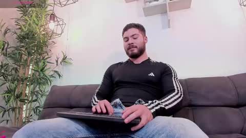 Snapshot of sebastianvilla__ chatting on 03-05-25, 10:43 Instagram jeanpaulfit online show from 03-05-25, 10:43