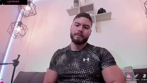 Snapshot of sebastianvilla__ chatting on 03-12-25, 07:59 Instagram jeanpaulfit online show from 03-12-25, 07:59