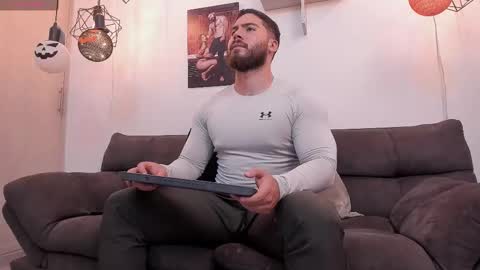 Snapshot of sebastianvilla__ chatting on 10-04-25, 10:41 Instagram jeanpaulfit online show from 10-04-25, 10:41