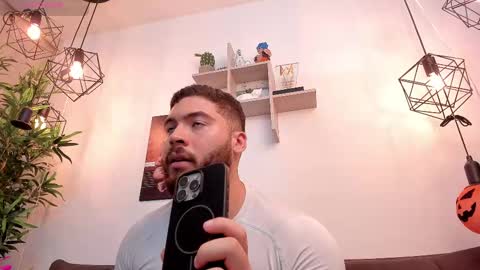 Snapshot of sebastianvilla__ chatting on 10-24-25, 11:01 Instagram jeanpaulfit online show from 10-24-25, 11:01