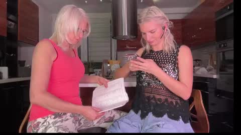 Snapshot of sebilone chatting on 12-13-24, 05:10 Hennriette and Sebastian online show from 12-13-24, 05:10