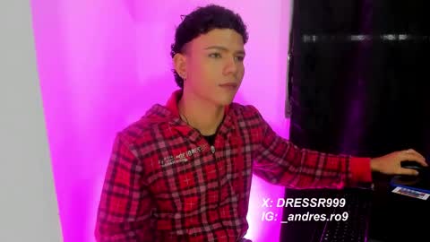 Snapshot of secret_justin chatting on 12-04-25, 12:03 JUSTIN online show from 12-04-25, 12:03