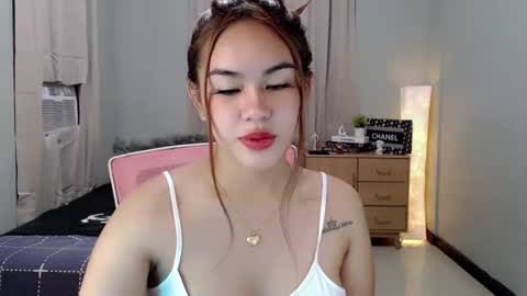 Chloe online show from 02-12-25, 11:40