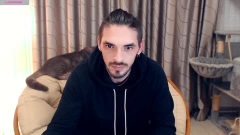 Snapshot of secret_sir chatting on 12-28-24, 11:59 Dean Carter online show from 12-28-24, 11:59