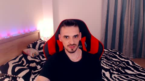 Snapshot of secret_sir chatting on 01-08-25, 12:17 Dean Carter online show from 01-08-25, 12:17