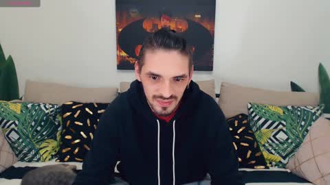 Snapshot of secret_sir chatting on 02-14-25, 12:30 Dean Carter online show from 02-14-25, 12:30