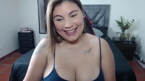 Snapshot of secretdeluxe chatting on 05-29-26, 12:25 Secret Bella online show from 05-29-26, 12:25
