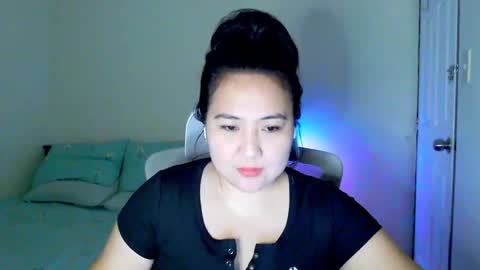 Snapshot of secretlover010101 chatting on 04-20-26, 06:05 MILAN online show from 04-20-26, 06:05
