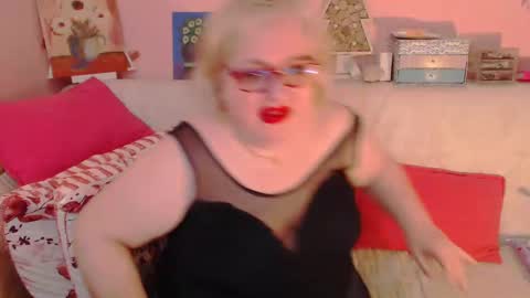 Snapshot of secretloverbbw chatting on 02-27-25, 07:37 Alice online show from 02-27-25, 07:37