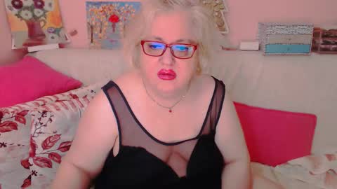 Snapshot of secretloverbbw chatting on 10-10-25, 07:13 Alice online show from 10-10-25, 07:13