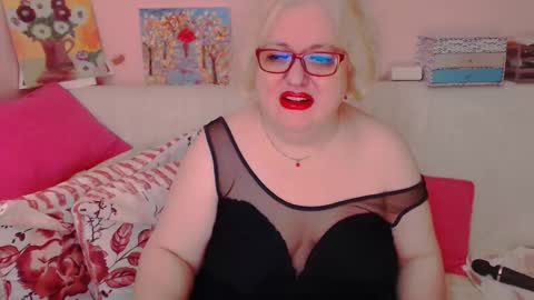 Snapshot of secretloverbbw chatting on 10-21-25, 06:41 Alice online show from 10-21-25, 06:41