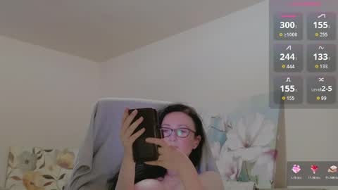 Snapshot of secretmistress01 chatting on 05-22-26, 09:48 Mariot Mery for short ..never call me PET NAMES in FREECHAT mom momy baby or sweety online show from 05-22-26, 09:48
