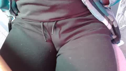 Snapshot of secretrub chatting on 12-01-24, 04:40 secretrub online show from 12-01-24, 04:40