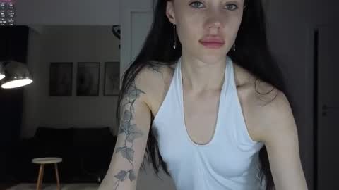 Snapshot of seduced_by_sara chatting on 10-09-25, 08:40 Sara online show from 10-09-25, 08:40