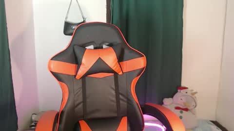 Snapshot of seductive_chailyn chatting on 11-10-25, 04:44 just call me baby online show from 11-10-25, 04:44