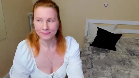 seductive_foxy_ online show from 10-07-25, 05:59