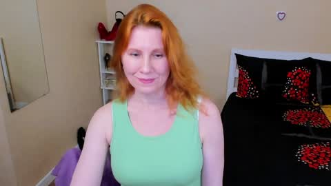 seductive_foxy_ online show from 04-23-26, 12:29