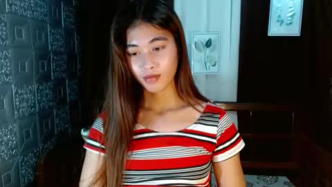 Snapshot of seductive_monicaxxx chatting on 10-05-25, 02:15 NIK online show from 10-05-25, 02:15