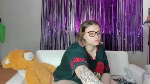 Snapshot of seductive_she_wolf chatting on 02-16-25, 12:30 seductive_she_wolf online show from 02-16-25, 12:30