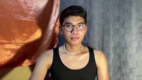 Snapshot of seductive_william chatting on 11-18-25, 04:00 William online show from 11-18-25, 04:00