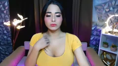 Snapshot of seductivelatina69 chatting on 10-10-25, 07:29 Lala online show from 10-10-25, 07:29