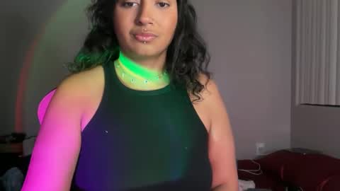 Snapshot of seductivemuse chatting on 09-25-25, 05:22 seductivemuse online show from 09-25-25, 05:22